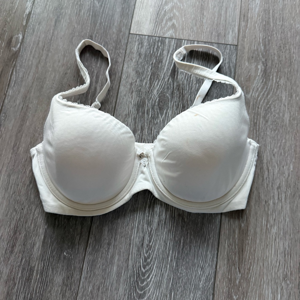 VICTORIA’S SECRET WHITE BRA WITH CUTE BOW AND LACE TRIM - BUY TWO GET ONE FREE